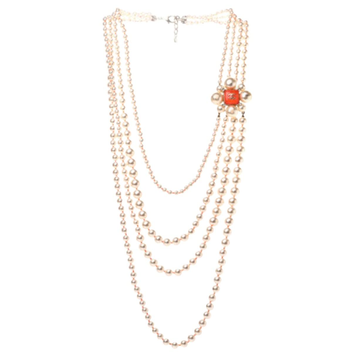 Pearl necklace Chanel Gold in Pearl 